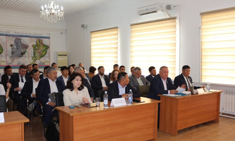 deputaty obsudili i utverdili 2 1