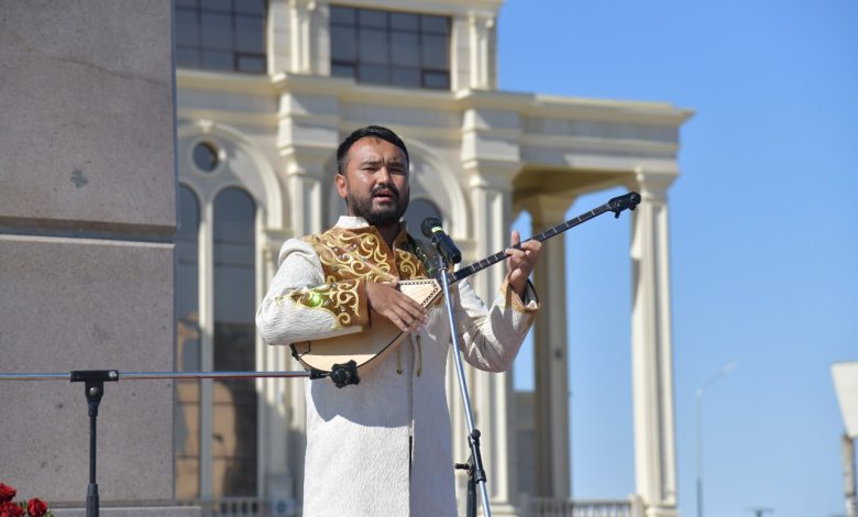 poslushaj kak shumit ruchej